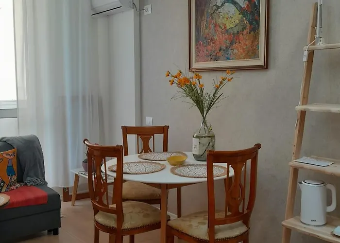 Daire Bani's Cozy Lovely Tiran