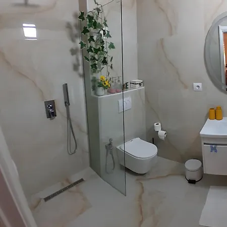 Bani's Cozy Lovely Апартаменты *